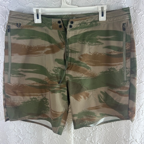 Roark Mens Shorts - Picture 2 of 6